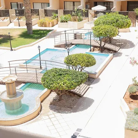 Estea - Hera's Retreat - 50m To The Mall