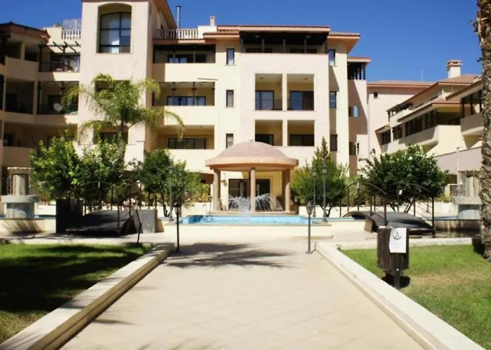 Estea - Hera's Retreat - 50m To The Mall * 파포스