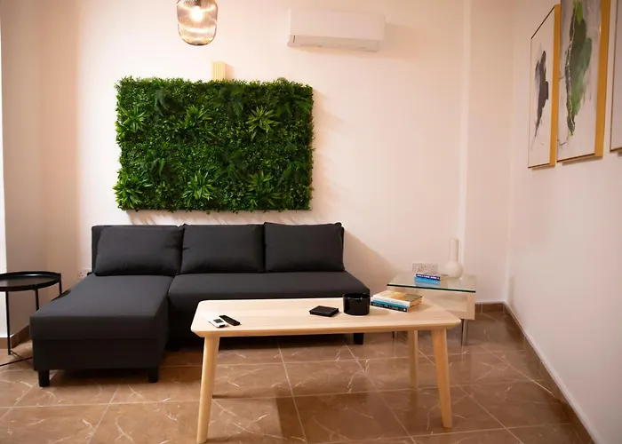 Estea - Hera's Retreat - 50m To The Mall