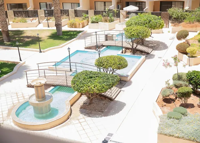 Estea - Hera's Retreat - 50m To The Mall