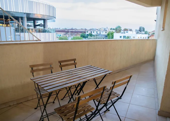 Estea - Hera's Retreat - 50m To The Mall *